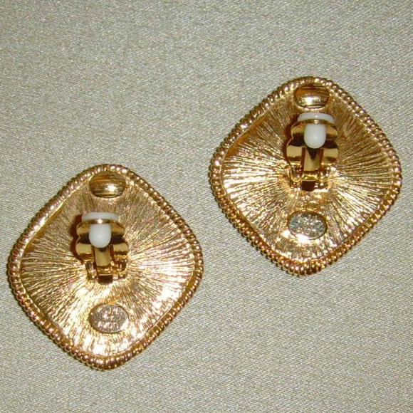 KENNETH JAY LANE Caprianti Collection for Avon Earrings - Picture 13 of 14